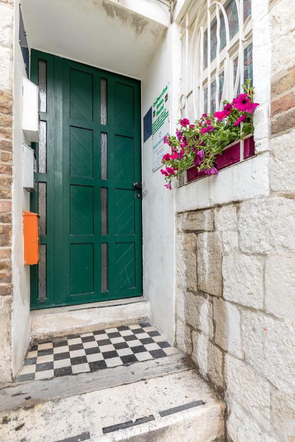 Studio Nana - By Golden Gate In Old Town Split Eksteriør bilde